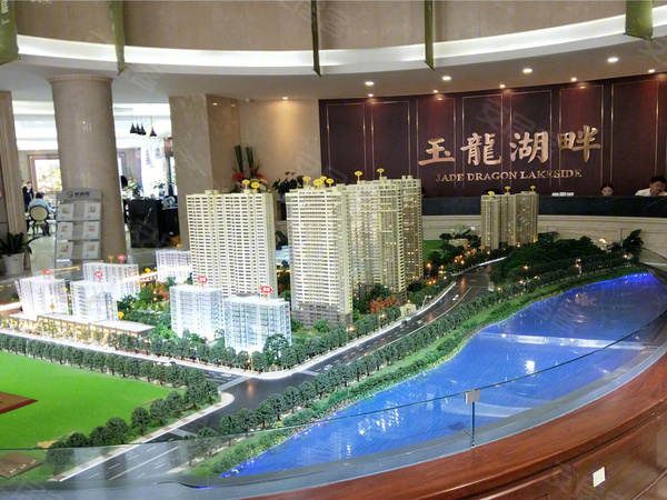 玉龍湖畔最新動態，湖畔溫馨日常揭秘
