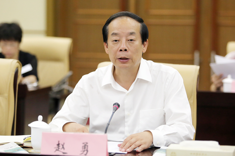 河北省委趙勇引領(lǐng)科技革新，高科技產(chǎn)品重塑生活體驗(yàn)
