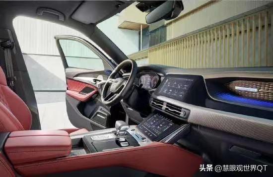 2024款?yuàn)W迪Q7最新款與自然美景的交融之旅