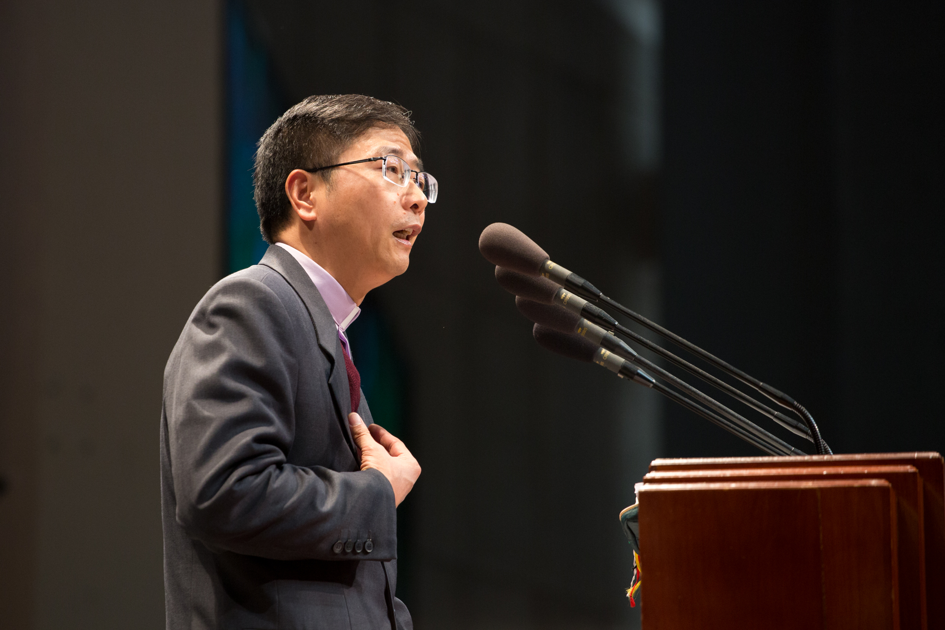 張伯立牧師2016最新講道視頻,靈性講壇與美食瑰寶的交融標(biāo)題可能不完全符合您的要求,但希望能對您有所幫助。