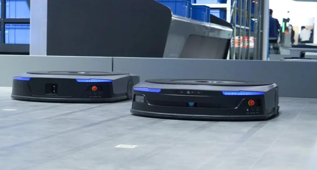 最新式機(jī)器人,科技巔峰之作,生活變革的先鋒