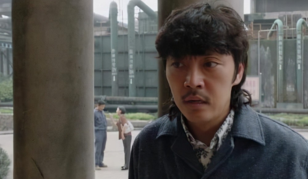 演員尋建建，演藝之路的閃耀之星