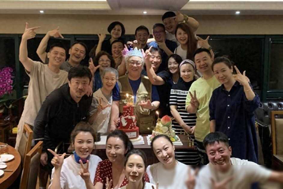親戚是明星，光環(huán)交織下的微妙紐帶