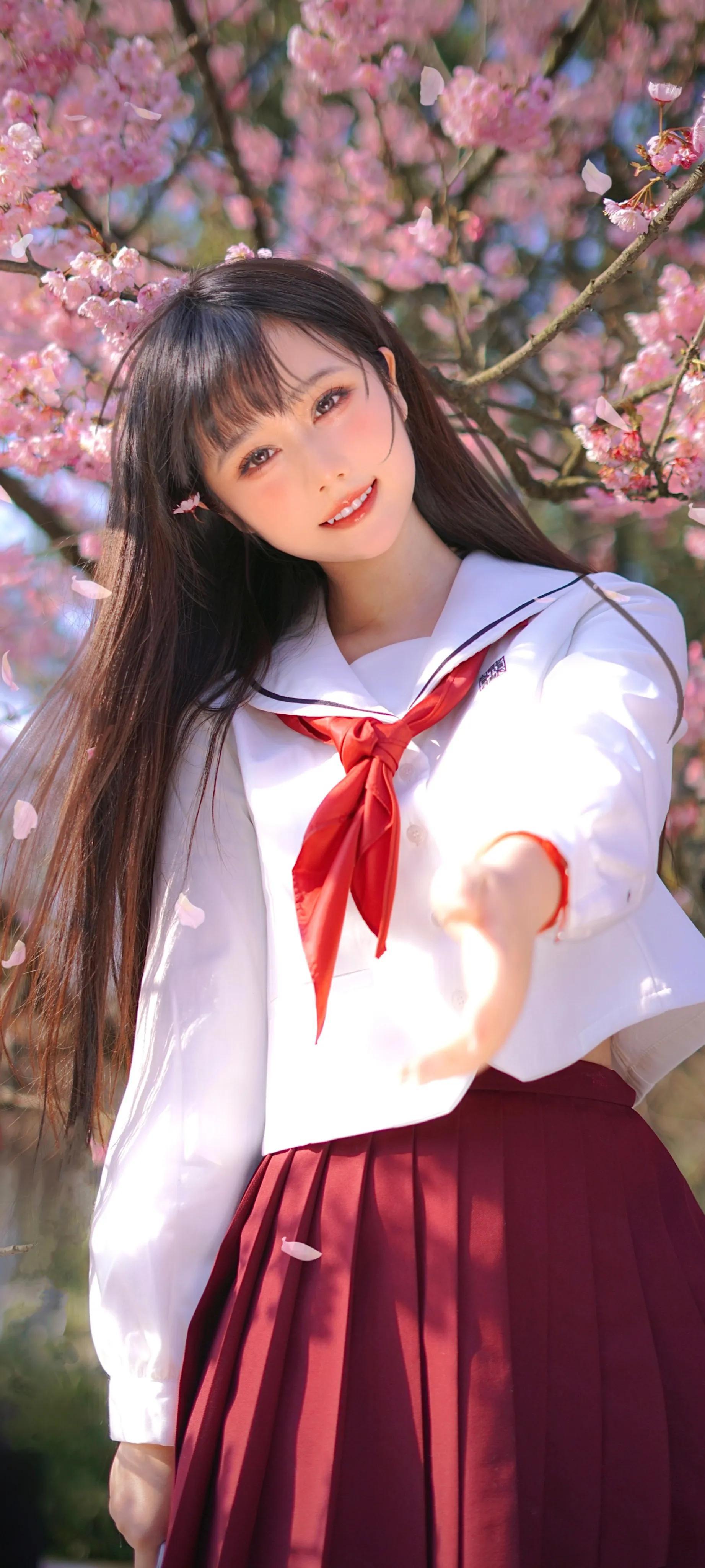 花校園最新動態，青春色彩綻放時刻！