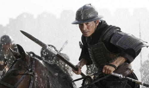 卸甲梟雄,超越時代的傳奇巨作新篇章揭秘