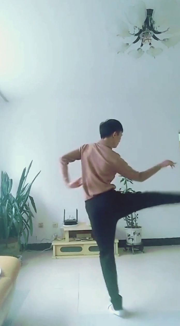 最新舞姿，舞動自信，擁抱變化的力量